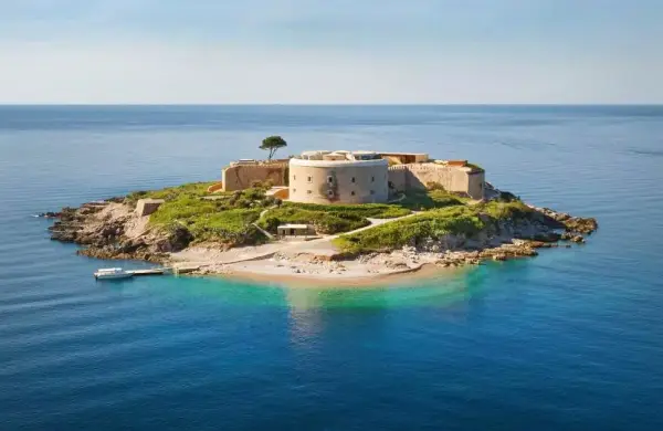 De palacios romanos a refugios únicos: las aperturas hoteleras que tenés que conocer en Europa