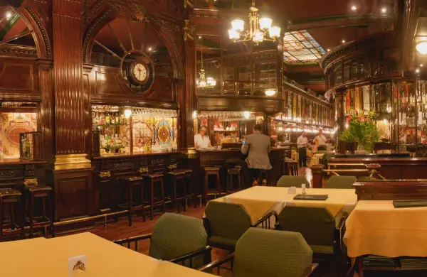 The New Brighton: la quiebra de un clásico que marcó el pulso de la gastronomía porteña