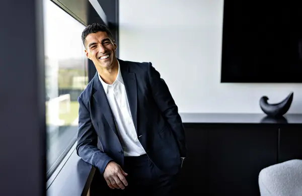 El modelo de negocios de Luis Suárez: un imperio gastronómico, sociedad con Messi y un sistema de gestión familiar con Sofía Balbi a la cabeza