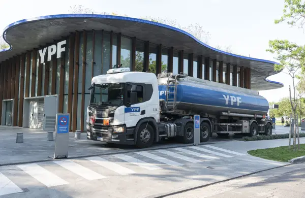 Hasta dónde puede llegar el precio del combustible y qué impacto tendría en la inflación de abril