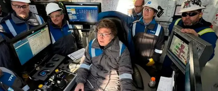 YPF y el pacto petrolero que congela los precios del combustible