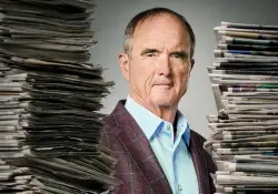 Quién es el multimillonario que quiere salvar el negocio de los diarios en plena era digital