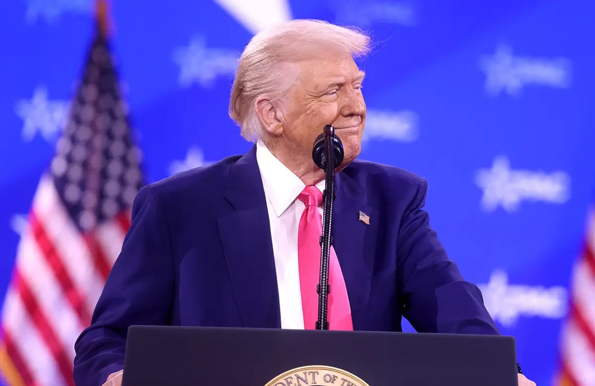 Irán anunció la apertura del estrecho de Ormuz y el petróleo se desploma a su menor precio en un mes