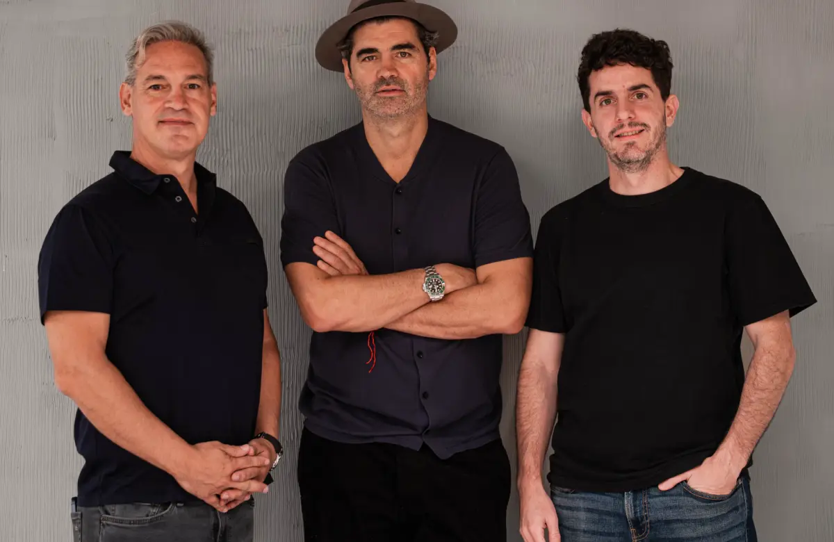 Armando Bo, Tomás Escobar y Ariel Arrieta lanzan Shorta, la startup que levantó US$ 6 millones y producirá 100 series en formato vertical en 2026