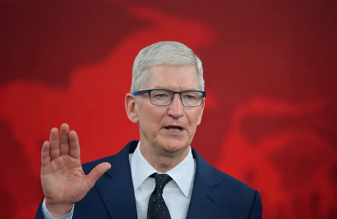 El fin de la era Tim Cook: el sucesor de Steve Jobs deja el mando de Apple