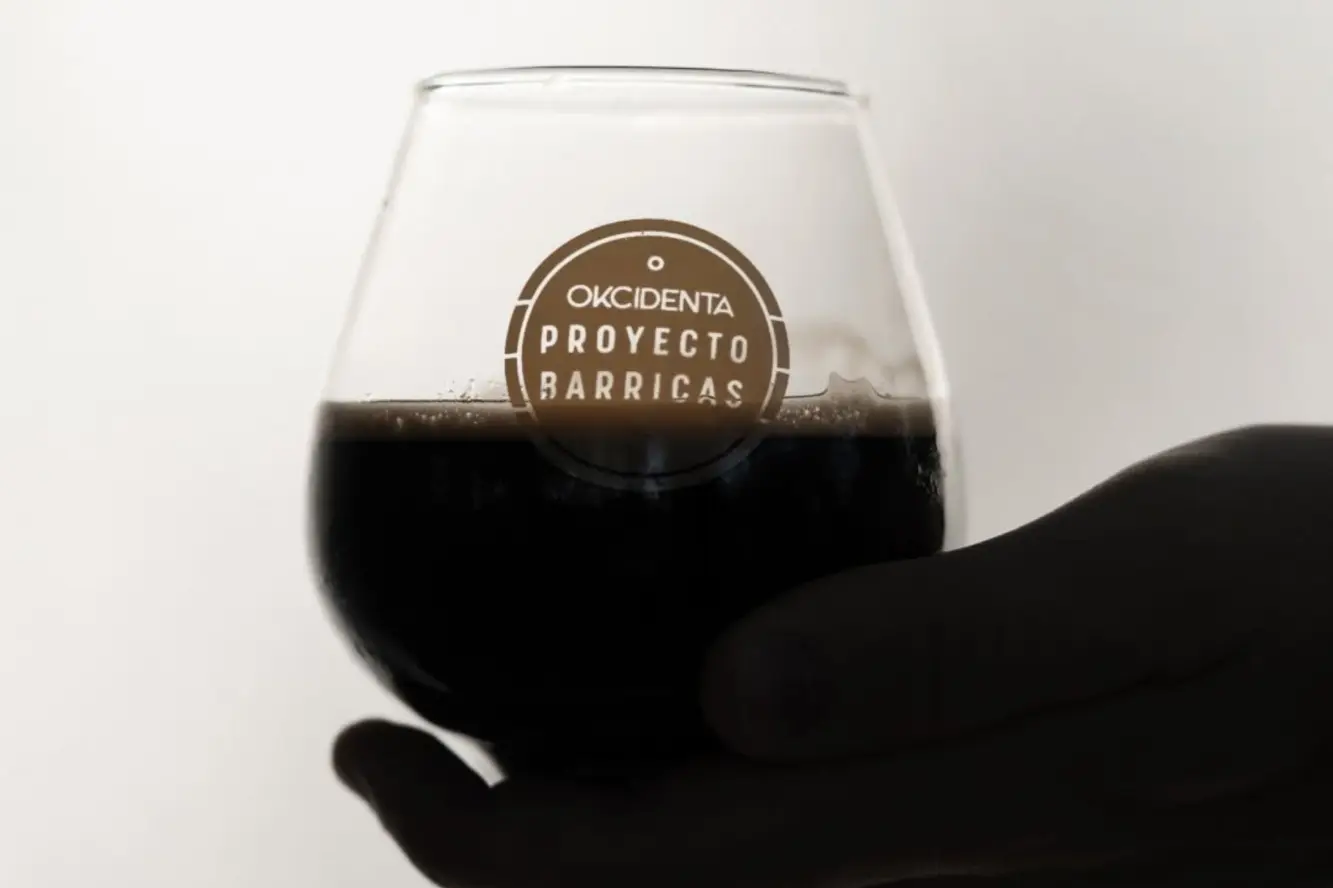 Cerveza "Paradoja nocturna" de Okcidenta - SE PUEDE USAR - (Foto: Instagram @Okcidenta)