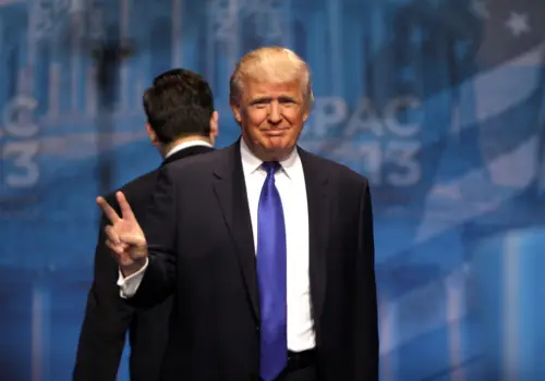 Las exclusiva lista de las 10 acciones que eligió Trump para invertir en el boom de la IA: cuánto ganó
