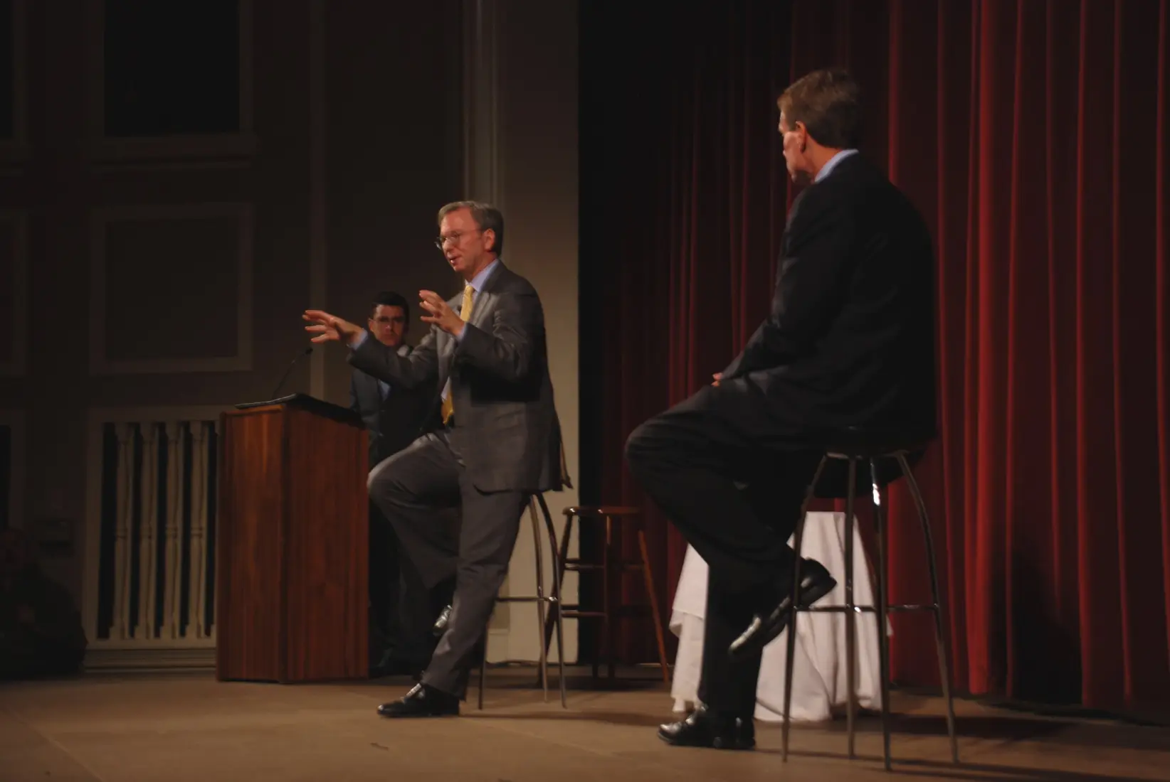 Eric Schmidt - SE PUEDE USAR - (Foto: Mark Warner, CC BY-SA 2.0 <https://creativecommons.org/licenses/by-sa/2.0>, via Wikimedia Commons)