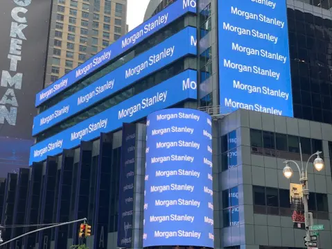 SE PUEDE USAR/Morgan Stanley (Foto: Icc1977, CC BY-SA 4.0 <https://creativecommons.org/licenses/by-sa/4.0>, via Wikimedia Commons).