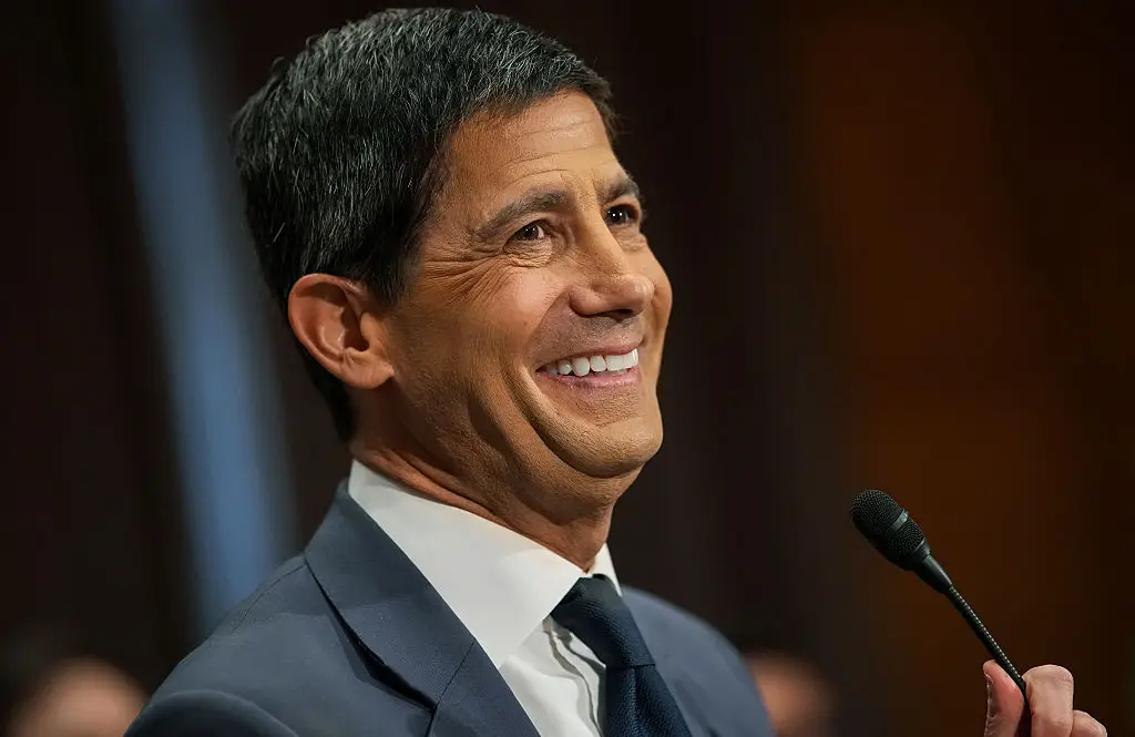 Quién y qué tan rico es Kevin Warsh, el candidato de Trump a presidir la Reserva Federal 