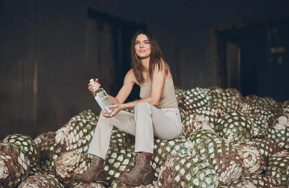 Kendall Jenner selló una alianza con Sazerac Company para acelerar el crecimiento de su Tequila en Estados Unidos
