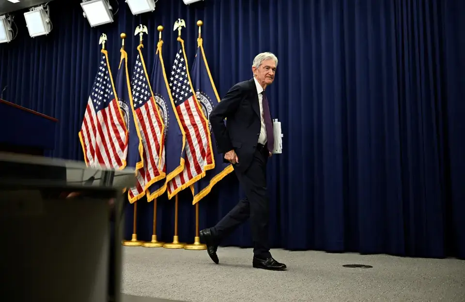 La votación más dividida de la Fed en décadas abre una nueva etapa de tensión monetaria en EE.UU.