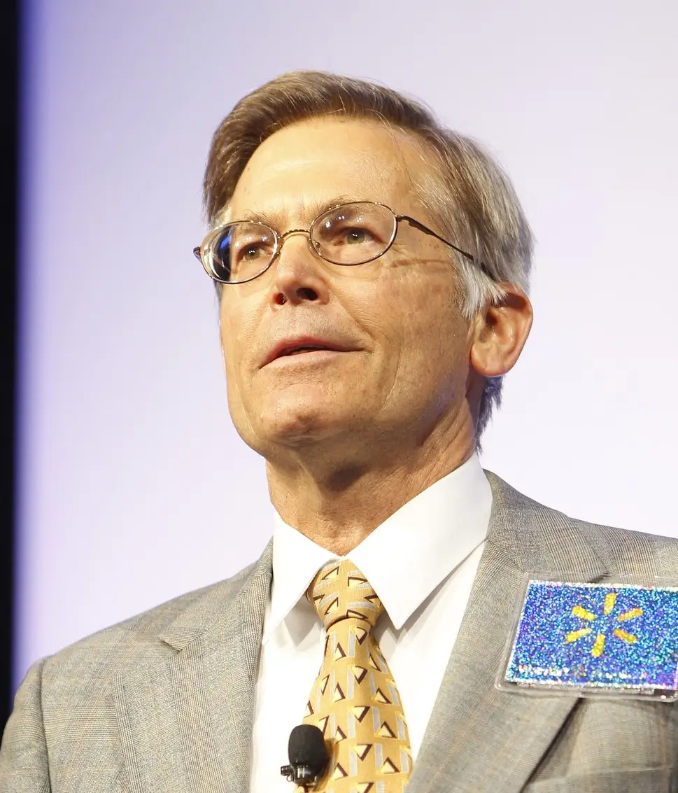 jim_walton (se puede usar-Walmart, CC BY 2.0 <https://creativecommons.org/licenses/by/2.0>, via Wikimedia Commons)