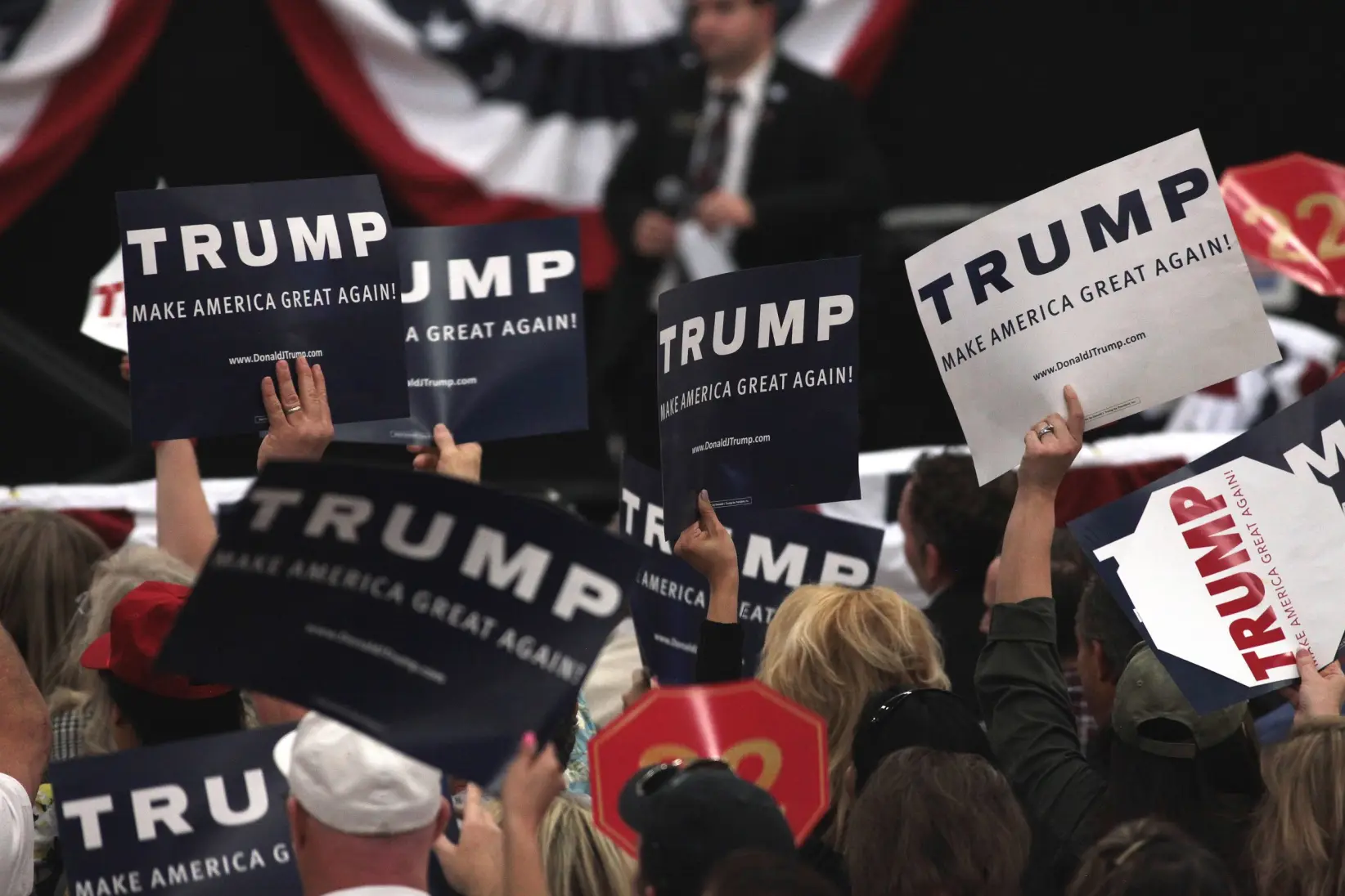 SE PUEDE USAR/Donald Trump
