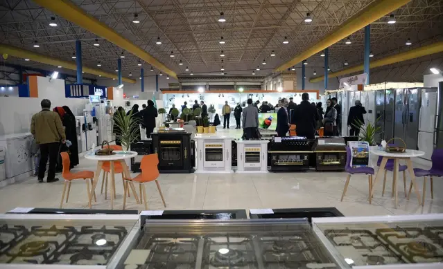 Electrodomésticos (SE PUDE USAR - Fars Media Corporation, CC BY 4.0 <https://creativecommons.org/licenses/by/4.0>, via Wikimedia Commons)