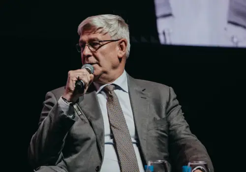El gobierno falla a favor de Vicuña y allana el camino a la primera gran obra privada de transporte eléctrico