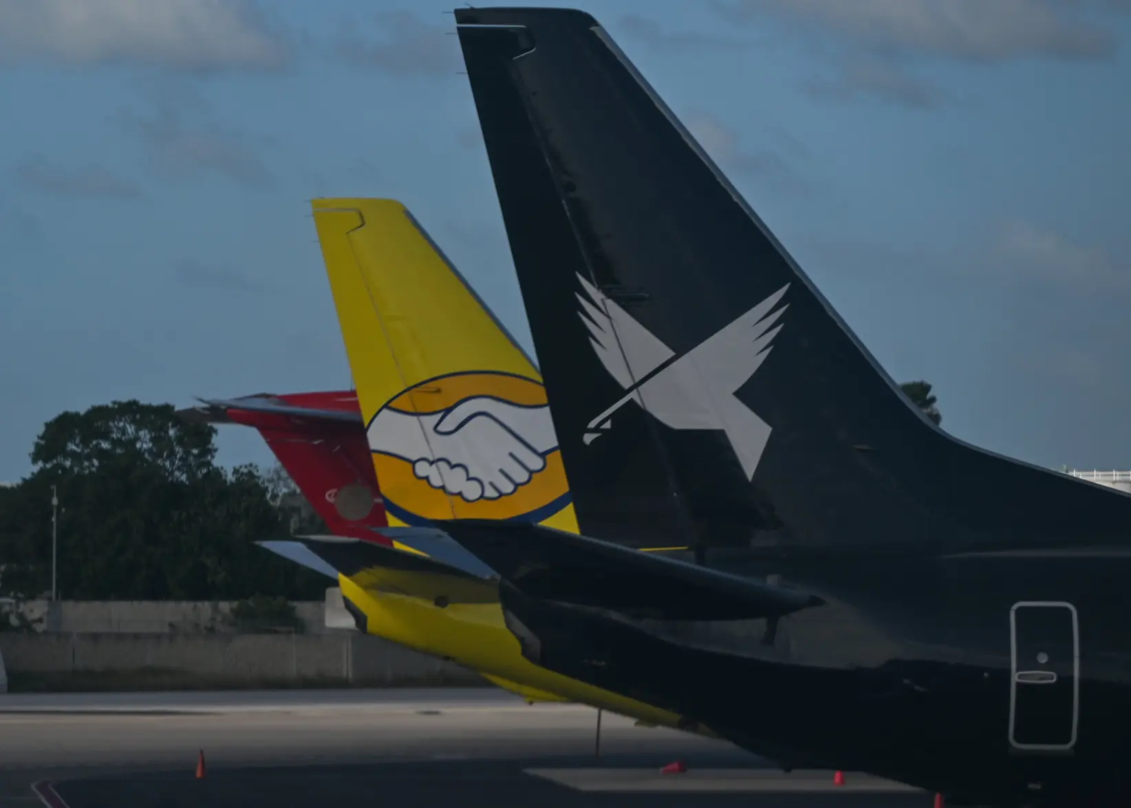 Mercado Libre avión (Photo by Artur Widak/NurPhoto via Getty Images)