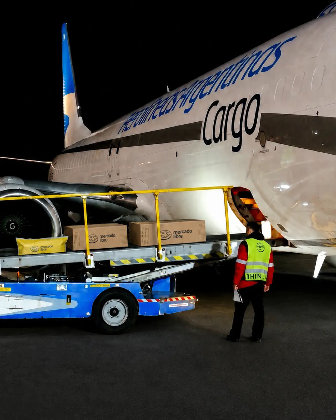 Mercado Libre ya envía paquetes a la Patagonia a través de aviones (Fotos: Mercado Libre)