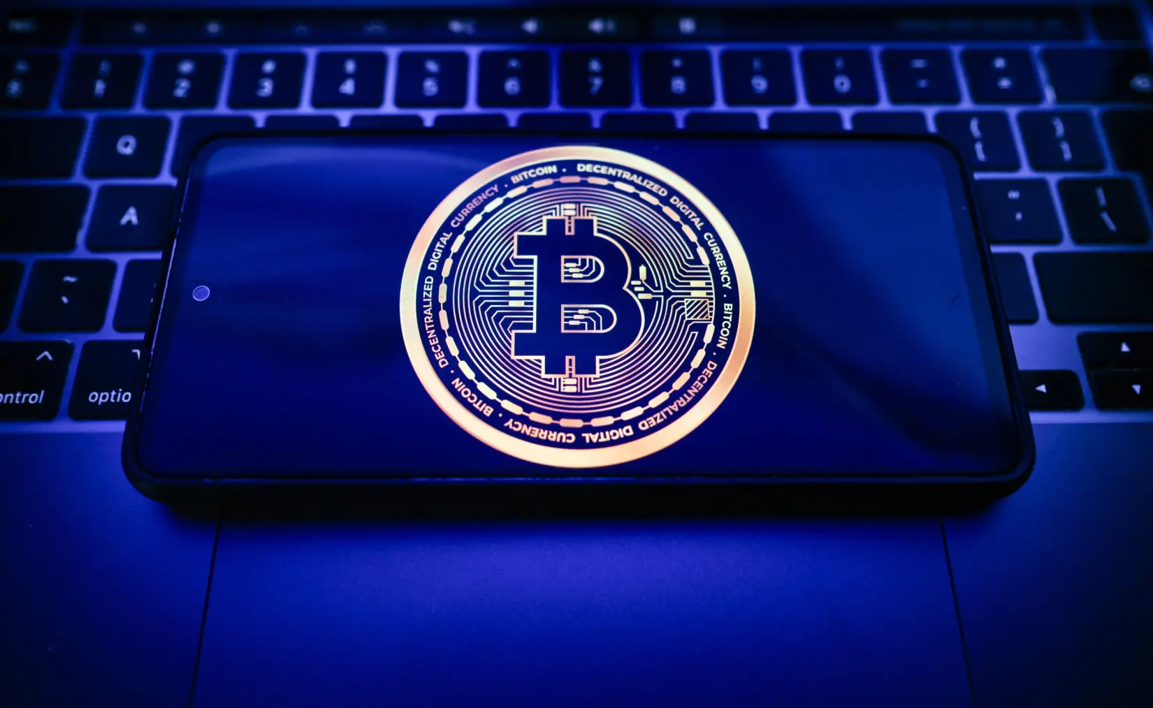 EE.UU. a un paso de regular cripto: suben bitcoin y las acciones del sector y la industria ya piensa en los nuevos negocios  