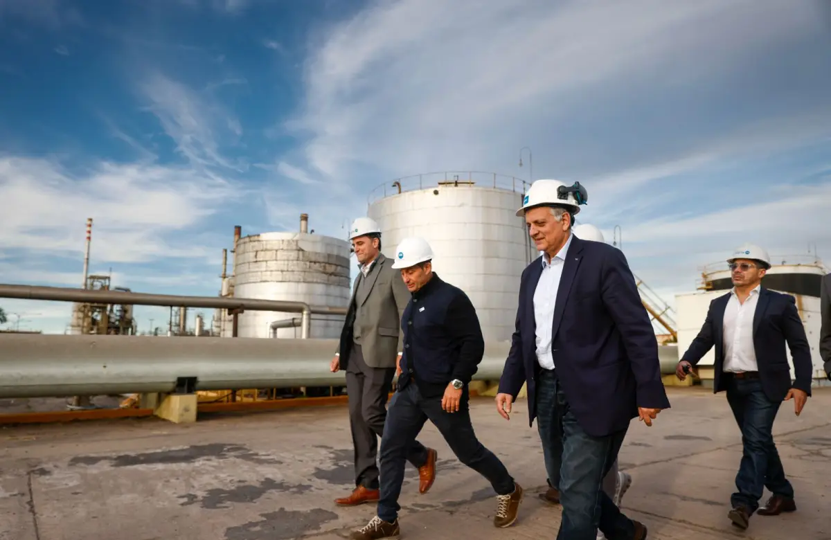Avanza el proyecto de YPF para exportar combustible de aviación renovable por US$ 600 millones al año