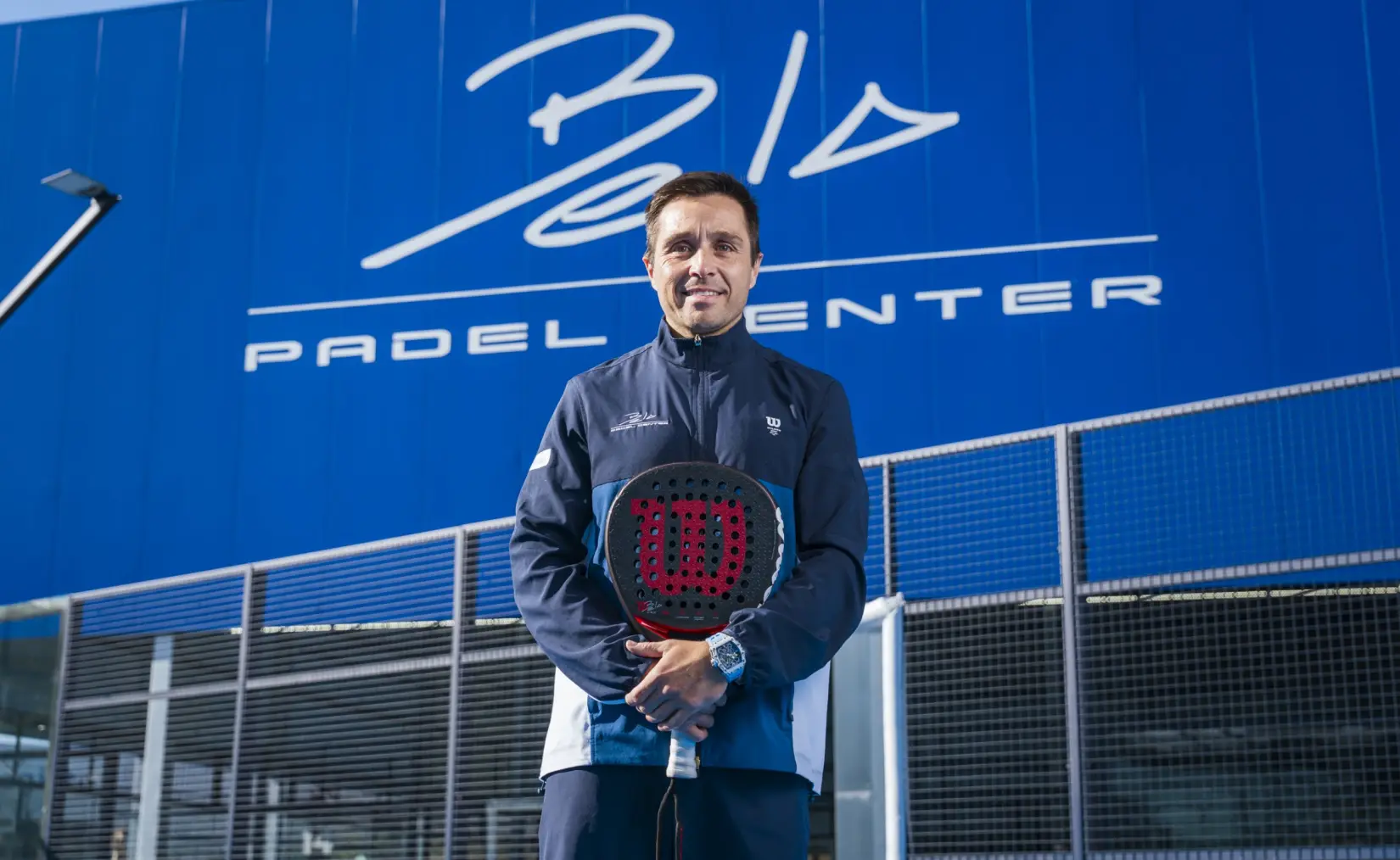 El "Messi del pádel" se asocia con una desarrolladora y vuelve al país con su primer club 