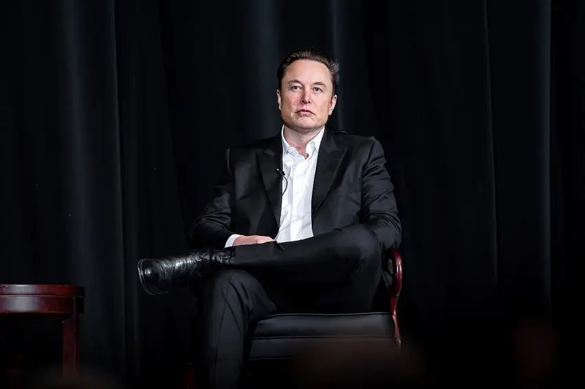 Elon Musk (SE PUEDE USAR) Crédito: Wikipedia Commons
- Trevor Cokley, Public domain, via Wikimedia Commons