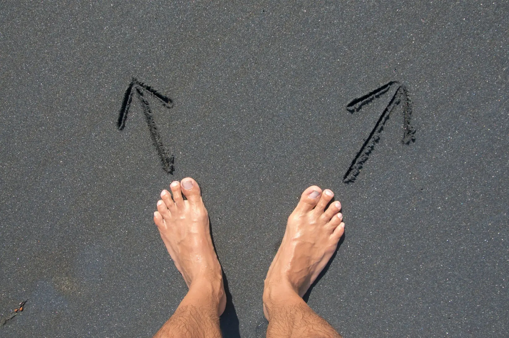 SE PUEDE USAR/Elegir, dos caminos, dos opciones (Foto: Pexels-Marlon-Trottmann-3904660-5819302).