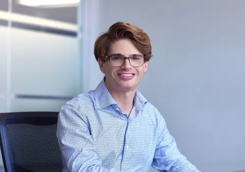 Tiene 34 años, fue "Forbes 30 Under 30" y acaba de cerrar su mayor acuerdo: US$ 120 millones para crear nuevos fármacos con IA