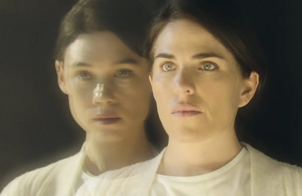 Futuro Desierto: la serie de Lucía y Nicolás Puenzo con robots humanoides que navegan entre las estelas de Hamlet y Frankestein