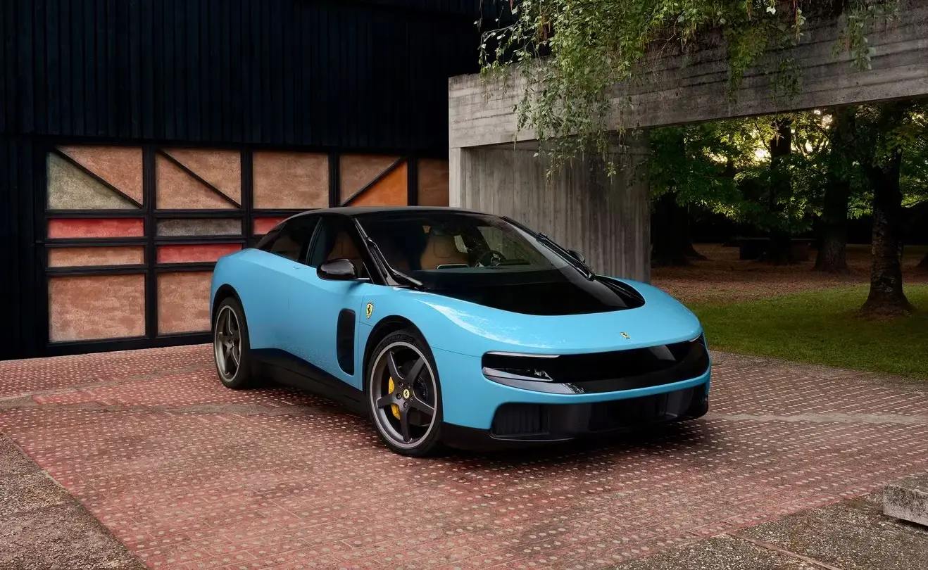 El primer modelo eléctrico de Ferrari se toma revancha tras un debut decepcionante