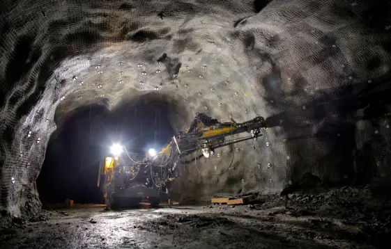 Drilling rig under ground in Malmberget, Suecia