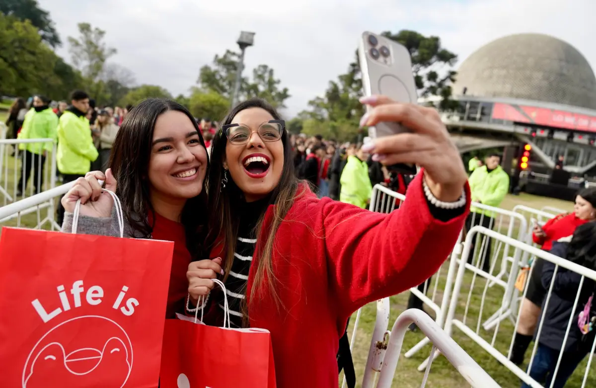 El "efecto Miniso", la paradoja del consumo y la reorganización del deseo: por qué se multiplican las filas para las marcas globales