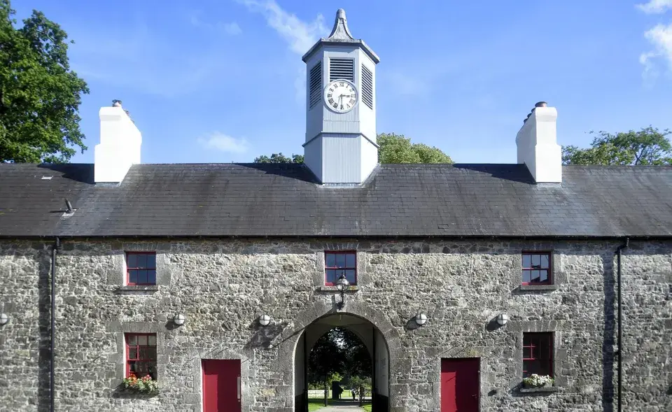 Una de las destilerías de whiskey más famosas de Irlanda detendrá su producción