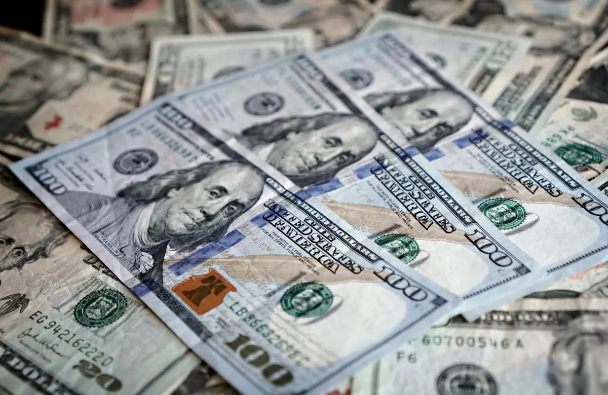 Vencimientos 2027: más de US$ 6,000 millones de deuda atada al dólar está en manos privadas 