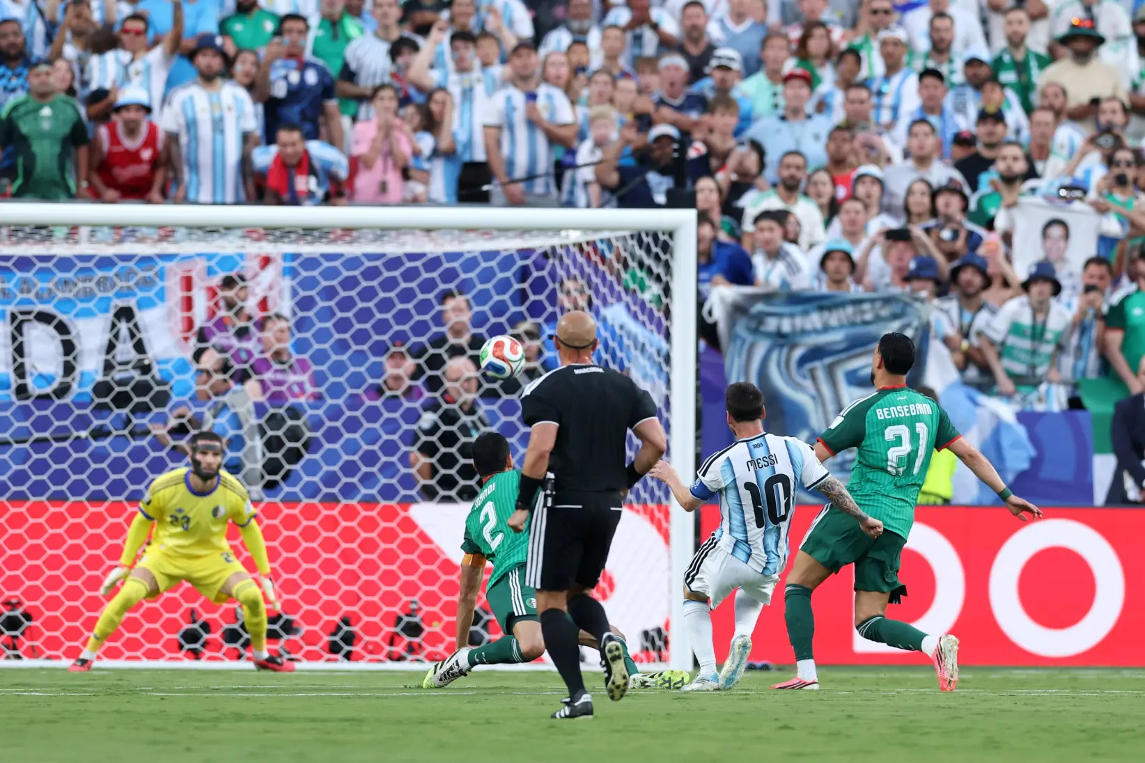 Lionel Messi ante Argelia