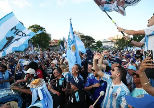 Cómo se transformó Kansas City con el calor de los hinchas argentinos