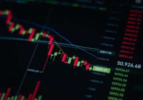El cierre financiero de agosto: acciones en baja, dólar en alza y suba del riesgo país