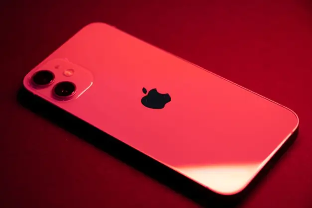 Fotos de stock gratuitas de artilugio, cámaras duales, color rojo. (Foto: Pexels)