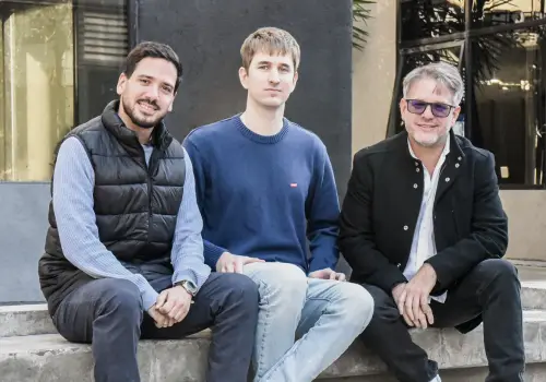 De los call centers a la IA: la startup argentina que busca democratizar la investigación de mercado en América Latina