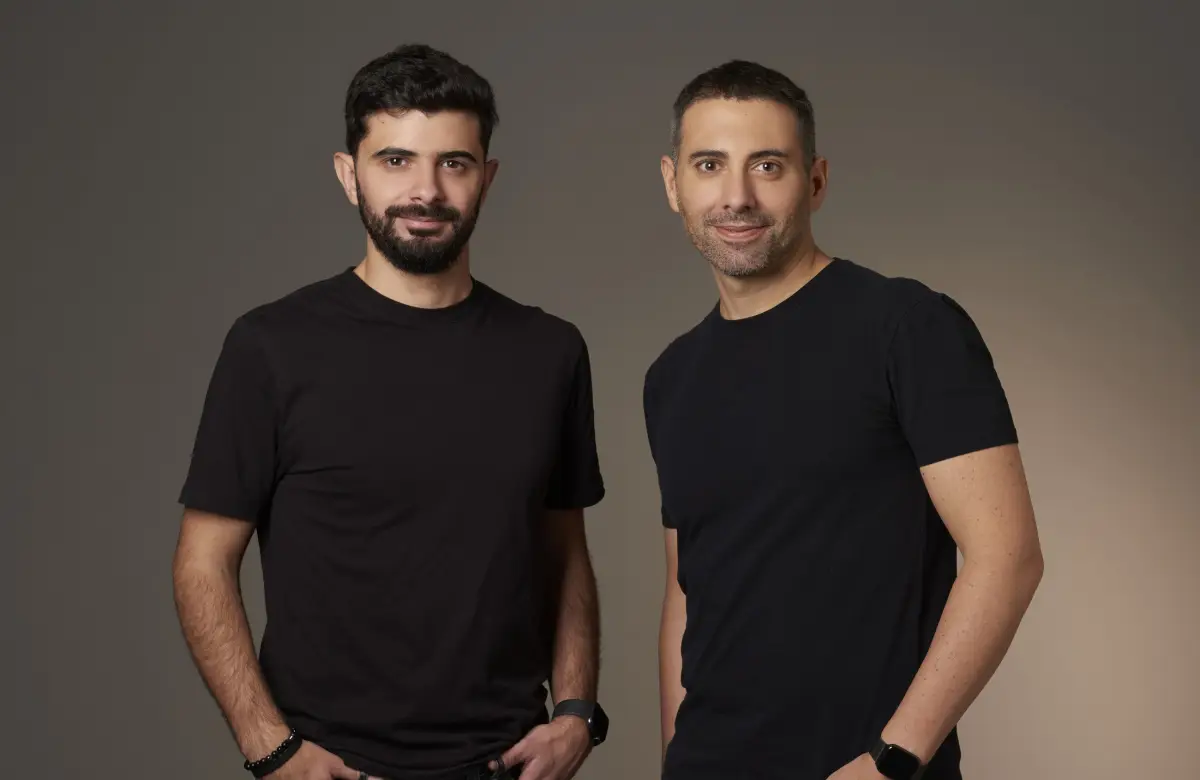 Empezaron con US$ 5.000 en tarjetas de crédito, hoy facturan US$ 5 millones: la apuesta de dos hermanos para financiar a repartidores de aplicaciones