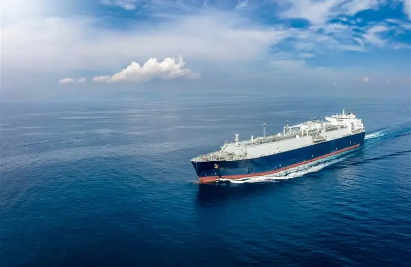 El proyecto GNL de YPF da un paso clave: ENI y Adnoc compran el 32% de tres áreas de Vaca Muerta