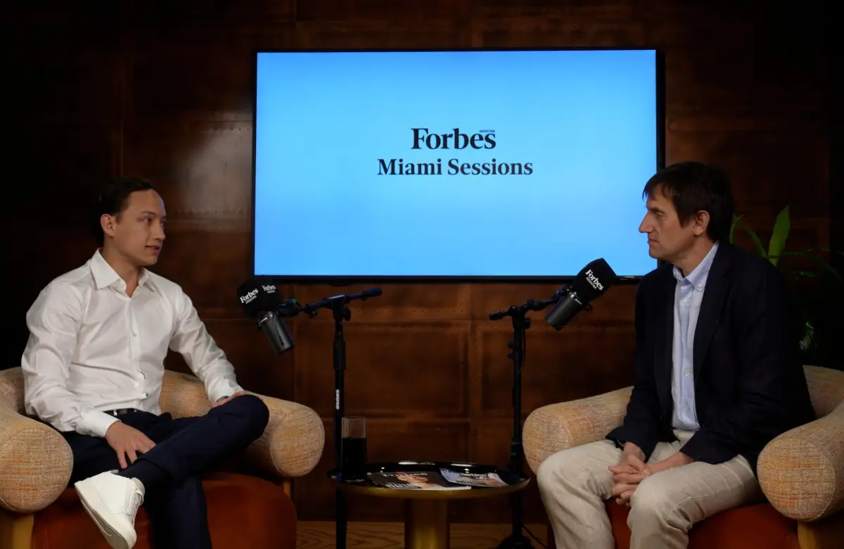 Kristof Henningsson Reyes en Forbes Studio: el emprendedor que dejó el fútbol para hacer goles en el mercado inmobiliario de Estados Unidos