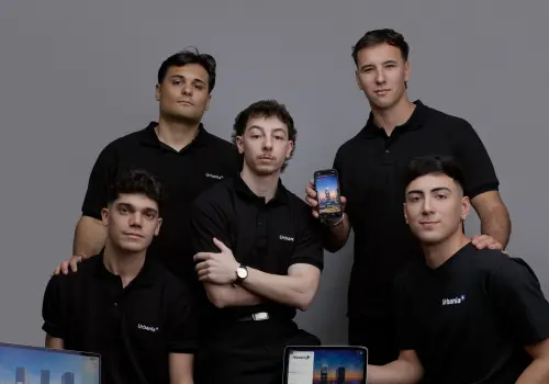 Son estudiantes de arquitectura y crearon una app que revoluciona la forma de vender departamentos en pozo