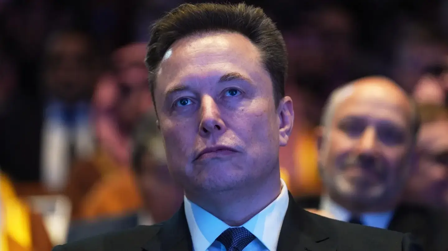 Elon Musk cumplió su promesa y estrenó su propia versión de La Odisea con inteligencia artificial: ¿qué dijo la crítica?