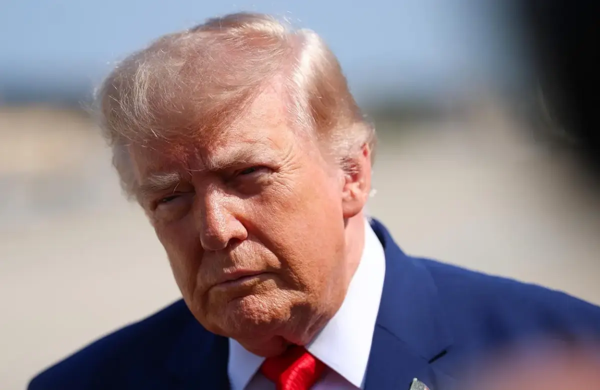 Trump dice que el portaaviones USS Abraham Lincoln no lleva el tiempo suficiente en Medio Oriente y niega crisis a bordo