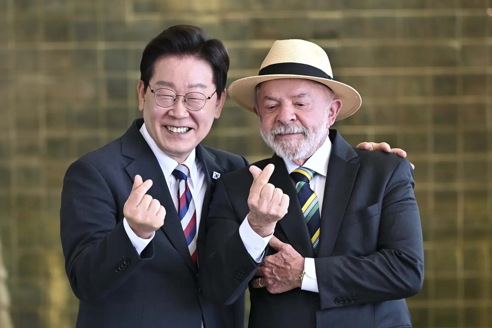 Lee Jae Myung y Lula Da Silva, presidentes de Corea del Norte y Brasil (Photo by Ton Molina/Getty Images)