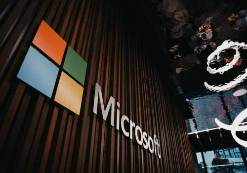 Después de subir 34%, Microsoft enfrenta una prueba de fuego: qué debe mirar el mercado en los próximos seis meses
