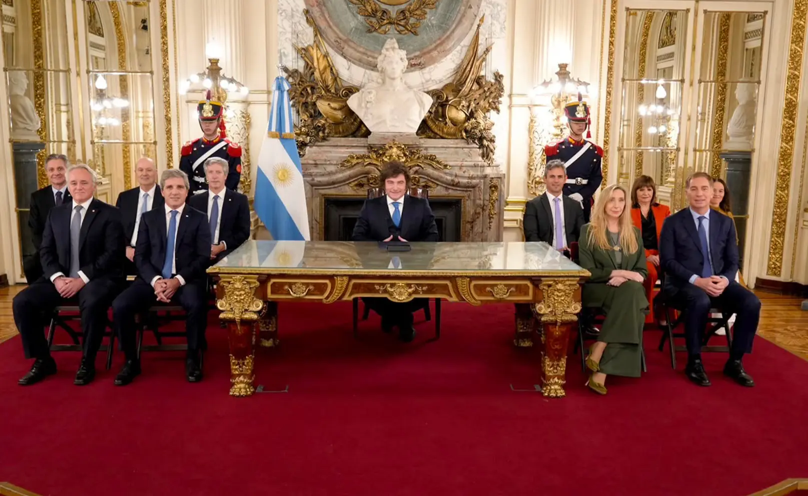 De la "motosierra" al "grillete fiscal": la apuesta total de Milei y los riesgos para la economía