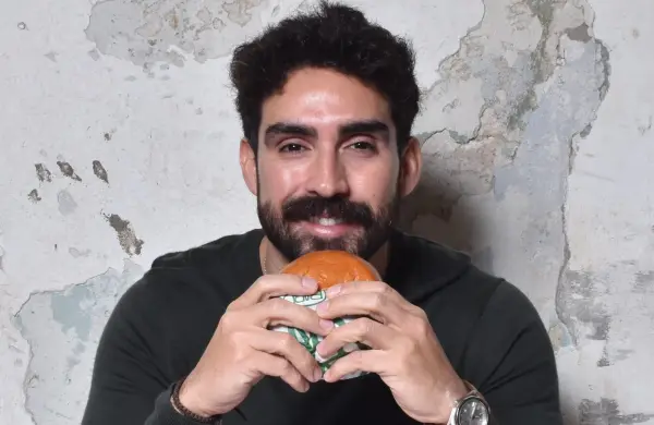 Creció en Venezuela, llegó a la Argentina con su título de abogado y construyó un imperio gastronómico que revoluciona las marcas "fast premium"