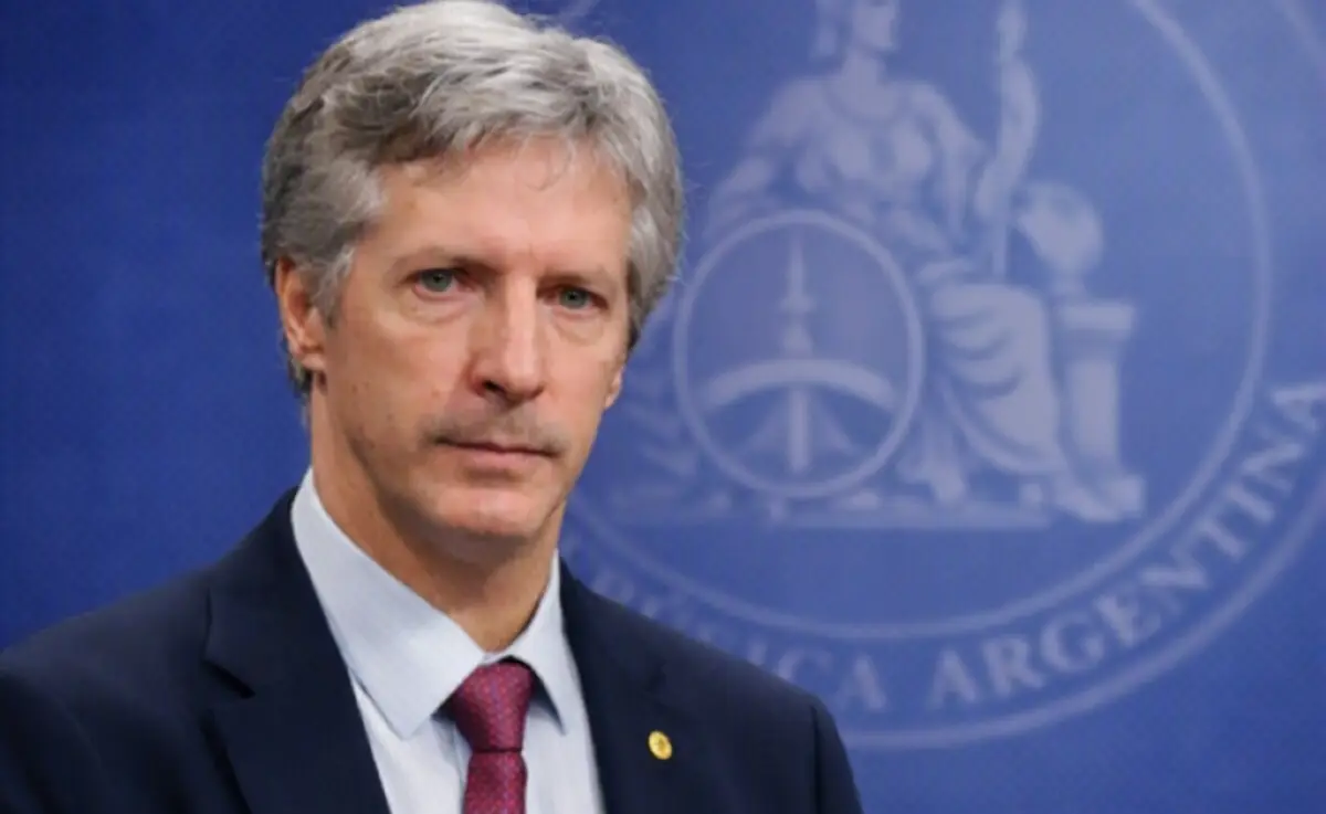 Santiago Bausili y el "maleficio" del Banco Central: ¿podrá ser el primer presidente de la entidad en cumplir su mandato?